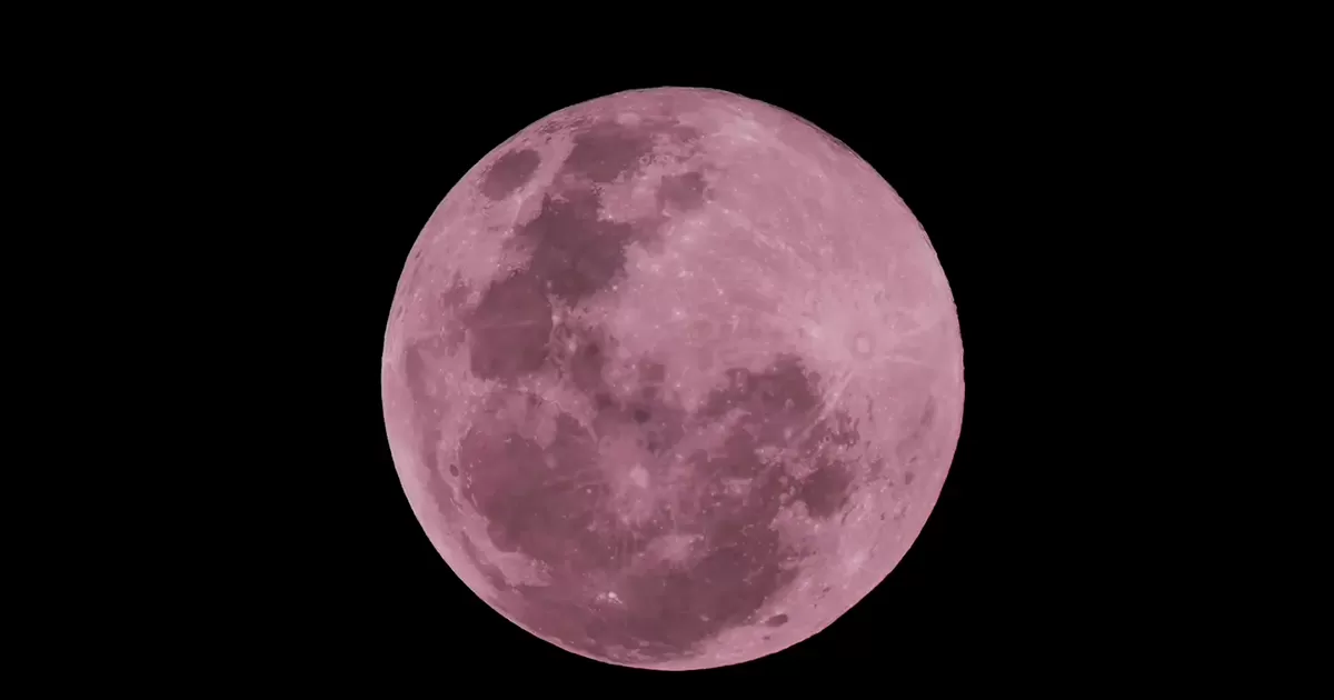 La Luna Rosa aparecerÃ¡ en el cielo nocturno el domingo 13 de abril de 2025, seÃ±alando la primera luna llena de la primavera.