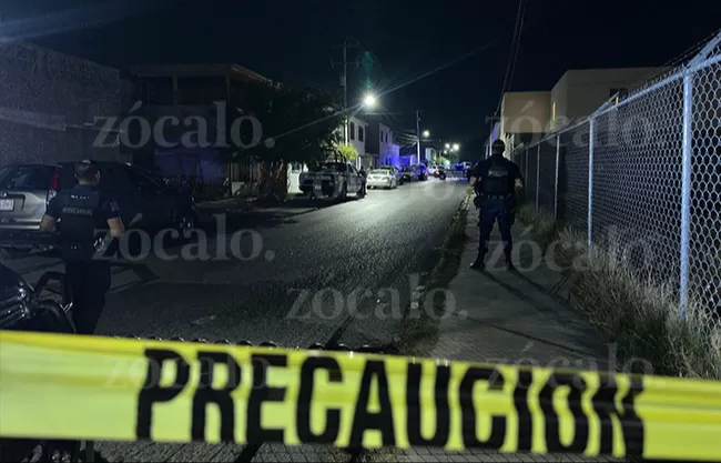 La zona fue acordonada por la PolicÃ­a Municipal, mientras se llevaban a cabo las diligencias de los peritos de la FiscalÃ­a General del Estado