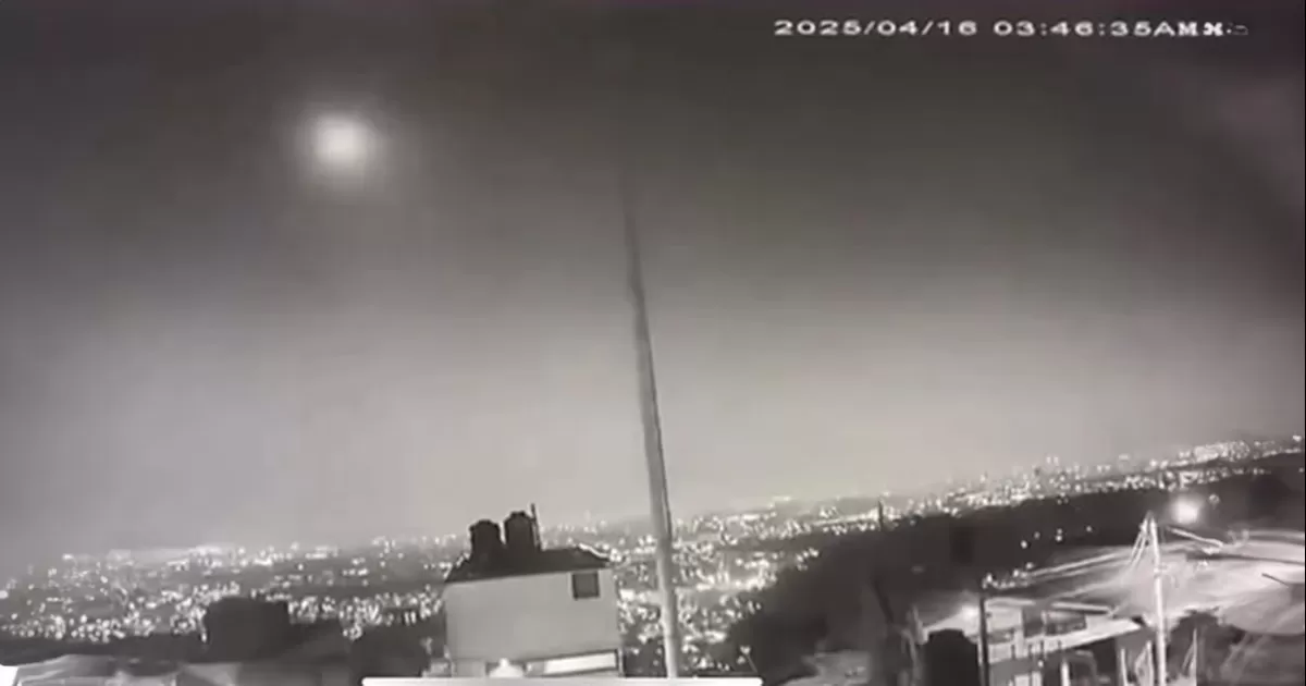VIDEO: Usuarios de redes reportan fuerte explosión en CDMX por posible caída de meteorito