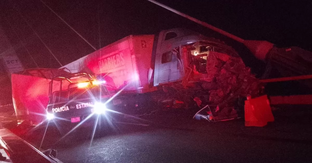 El trágico suceso se registró la madrugada de este miércoles a la altura de el puente Baluarte de la autopista de cobro.