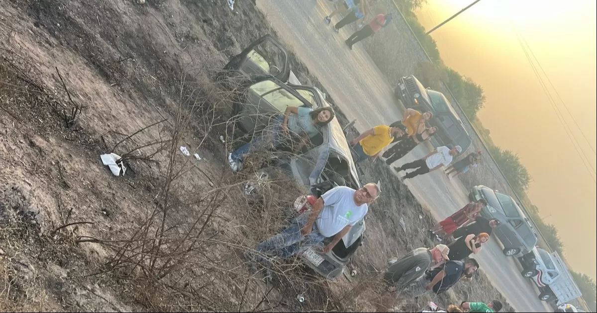 Tres personas resultan lesionadas en volcadura de vehículo en Gómez Palacio