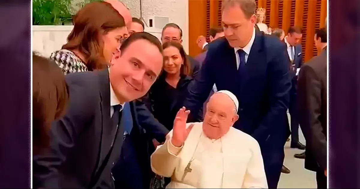 La Santa Sede informó del fallecimiento del Papa Francisco durante este lunes, momento a partir del cual se iniciará un periodo de protocolo rumbo al cónclave de elección del próximo Papa.