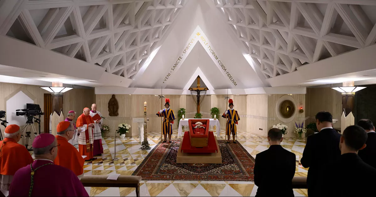 MaÃ±ana miÃ©rcoles el fÃ©retro serÃ¡ trasladado a la basÃ­lica vaticana para recibir el homenaje de los fieles