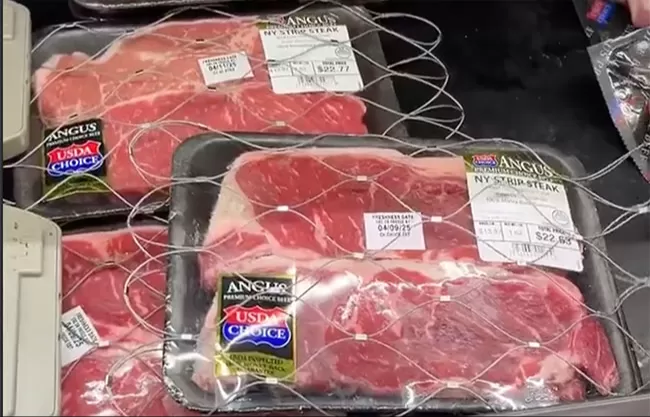 La cadena en EU limita cajas de autocobro y asegura carne con redes metÃ¡licas; busca frenar pÃ©rdidas por hurto en sus tiendas.