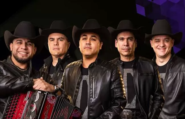 Costumbre y Mister Chivo cantarán a mamás de Ramos este 9 de mayo