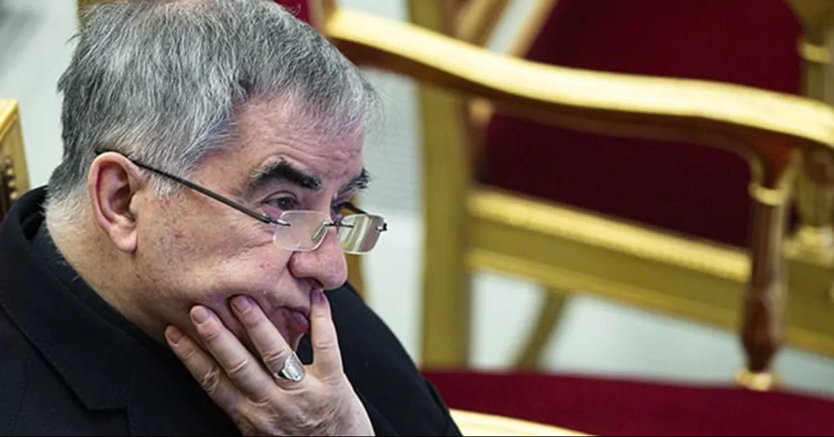 Angelo Becciu es el cardenal al que el papa Francisco quitÃ³ los privilegios de purpurado por su implicaciÃ³n en un escÃ¡ndalo financiero