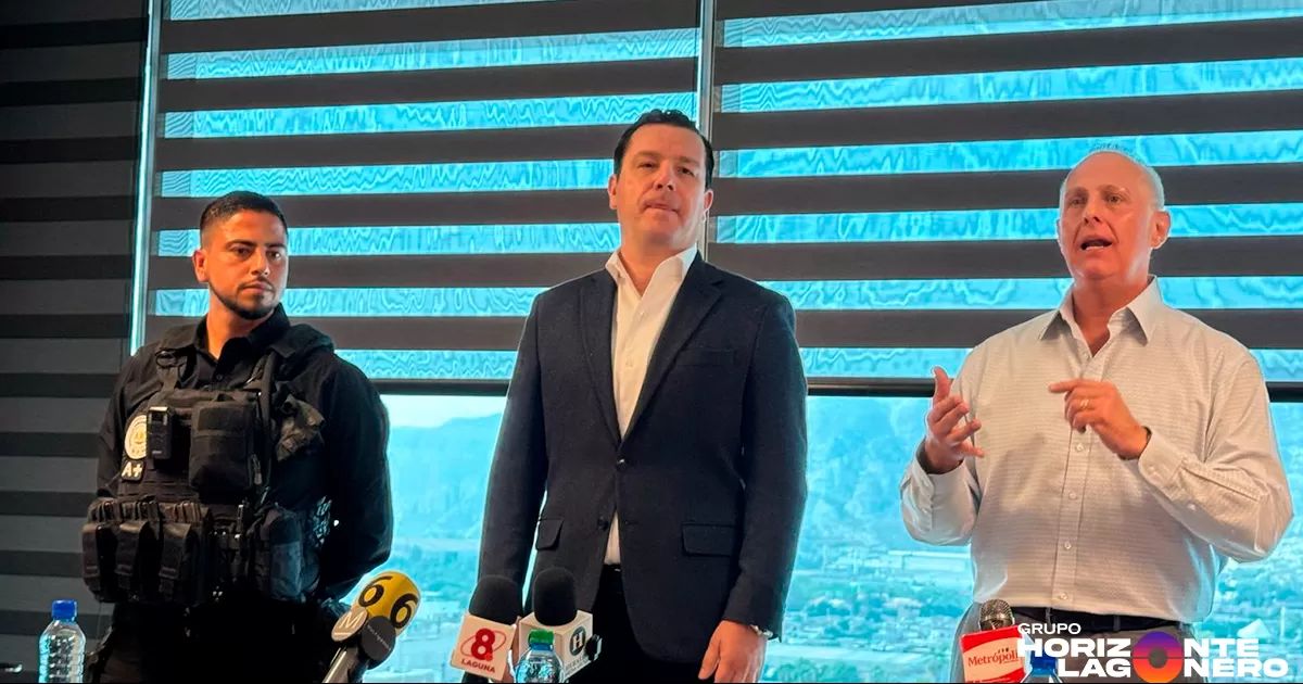 El anuncio fue presidido por el fiscal general del Estado, Federico Fernández Montañez, el alcalde Román Alberto Cepeda, y el subsecretario de seguridad Héctor Flores, quienes acompañarán a los nuevos mandos en este nuevo periodo.