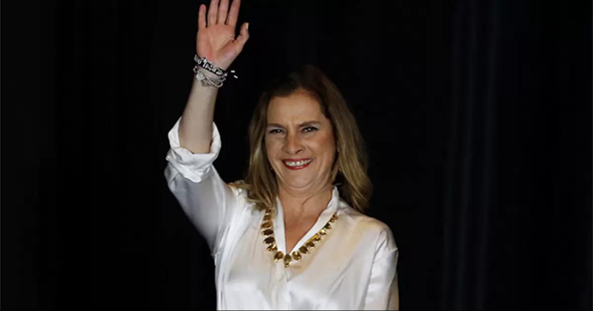 Indigna a mexicanos y españoles petición de Beatriz Gutiérrez de cambiar su nacionalidad
