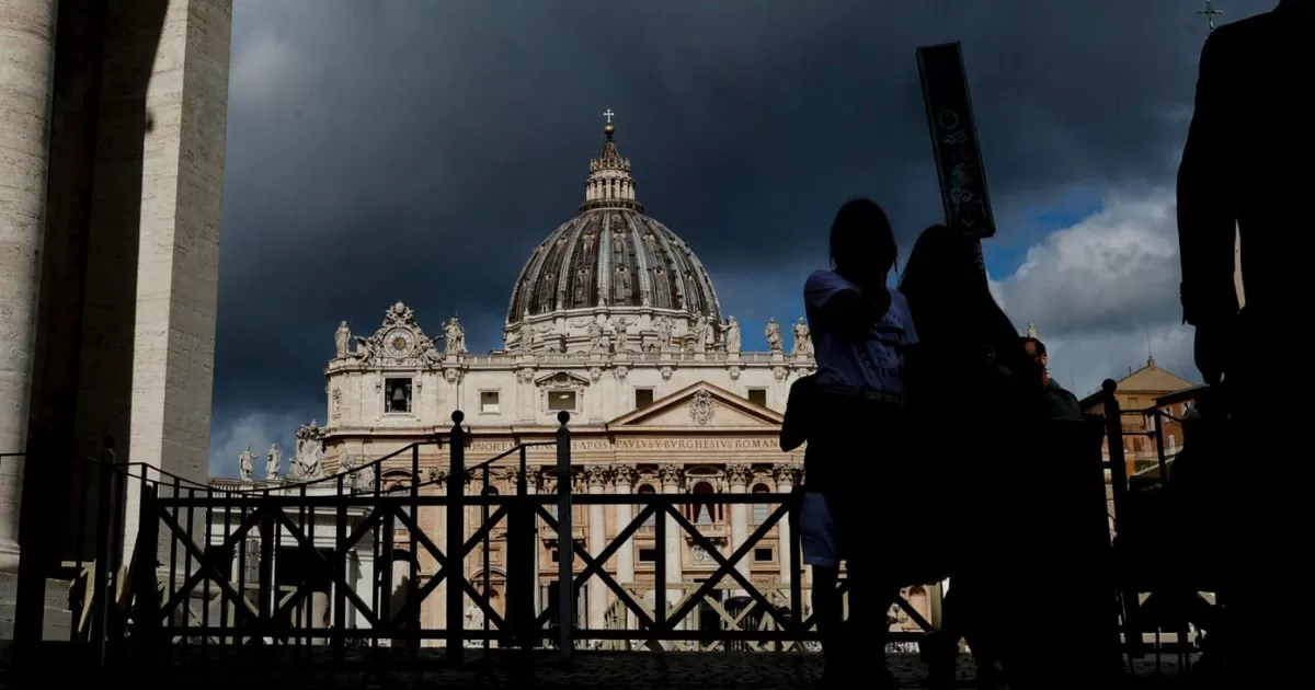 El cÃ³nclave 2025 atrae la atenciÃ³n mundial tras la muerte del Papa Francisco. Los cardenales se reÃºnen en el Vaticano para elegir al nuevo PontÃ­fice