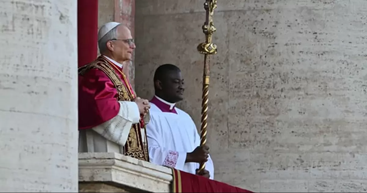 El cardenal estadounidense Robert Prevost fue elegido papa por los cardenales de todo el mundo en la segunda jornada del cÃ³nclave