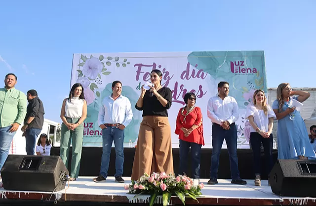 Festeja Luz Elena Morales a las madres de su distrito