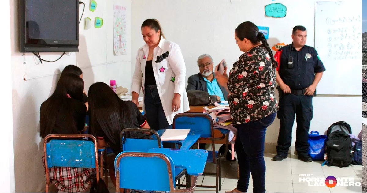 Continúan operativos mochila segura en escuelas y colegios de Torreón