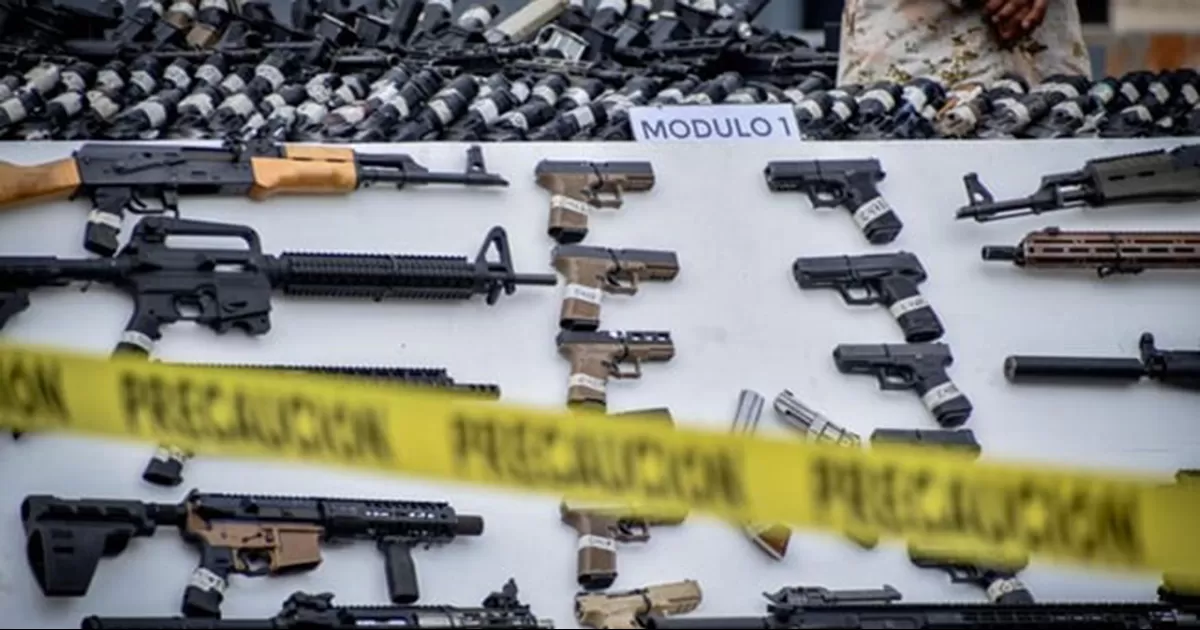 Legisladores de EU exigen frenar el tráfico de armas hacia México