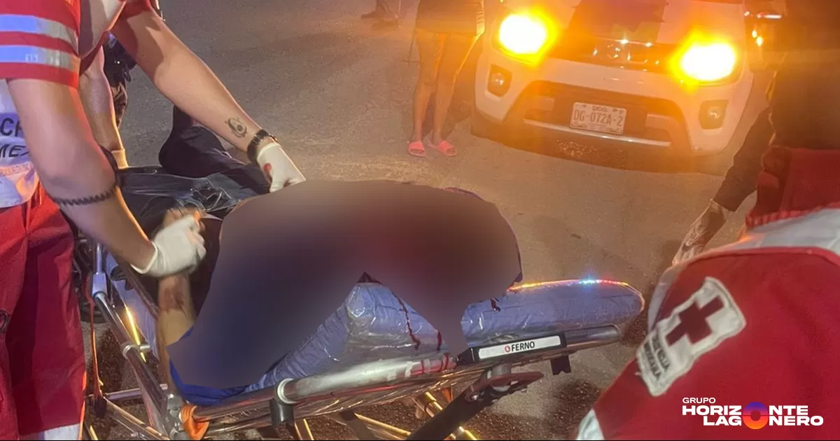 Taxista se impacta con palmera y queda gravemente lesionado en Gómez Palacio