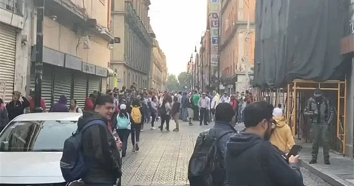 Los miembros del magisterio disidente se acercaron hasta las calles de Moneda, Correo Mayor y Corregidora