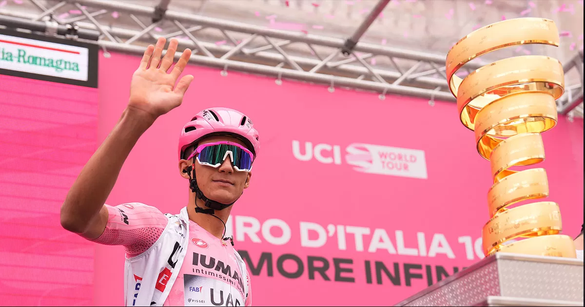 Isaac del Toro no suelta la Maglia Rosa y sigue aumentando su ventaja en el Giro de Italia