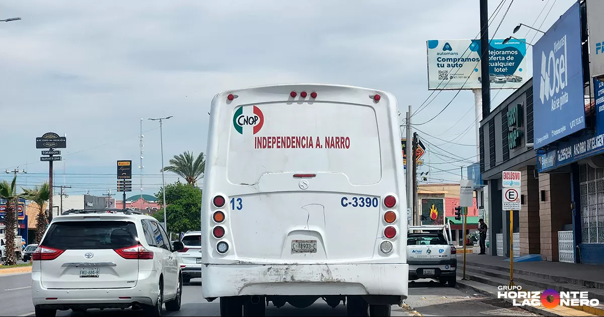 César Alvarado Mendoza, director de Transporte Público Municipal, informó que se han sostenido diversas reuniones tanto con personal técnico, como con vecinos del sector, con el propósito de llegar a acuerdos que permitan rediseñar las rutas conforme a las necesidades reales de los usuarios.