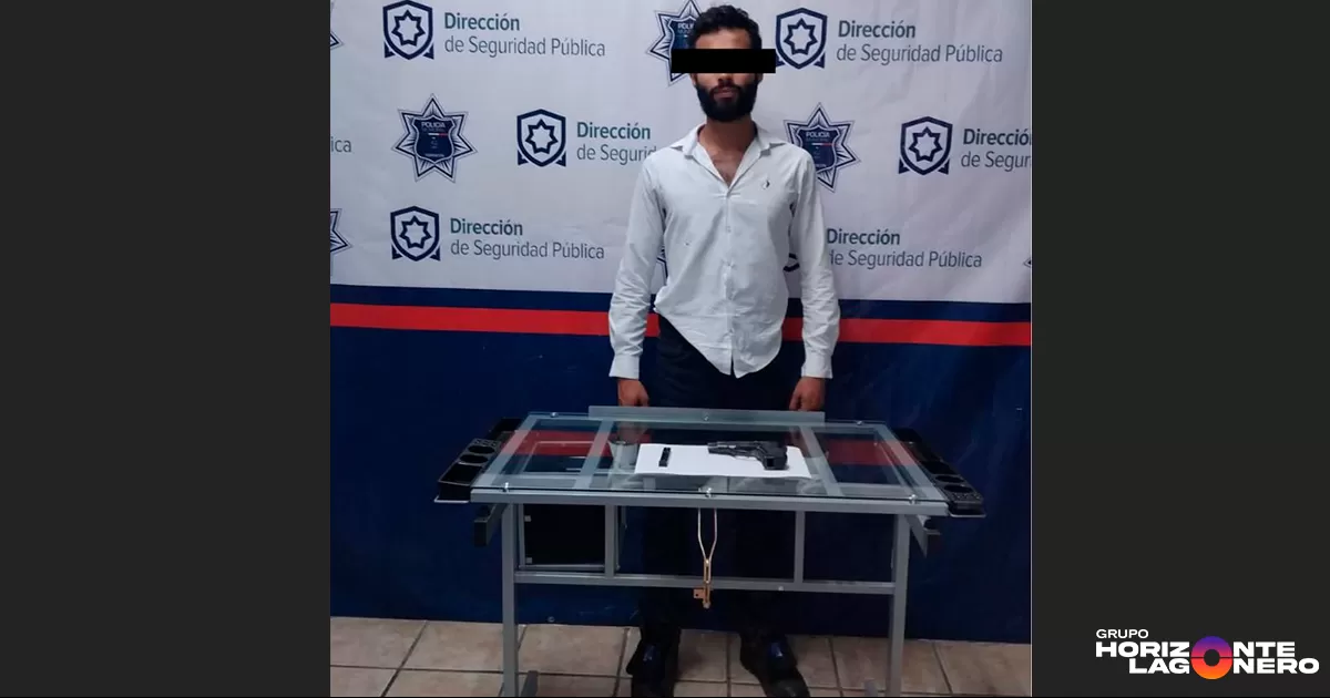 Amenaza a tránsitos como arma falsa y es detenido en Torreón