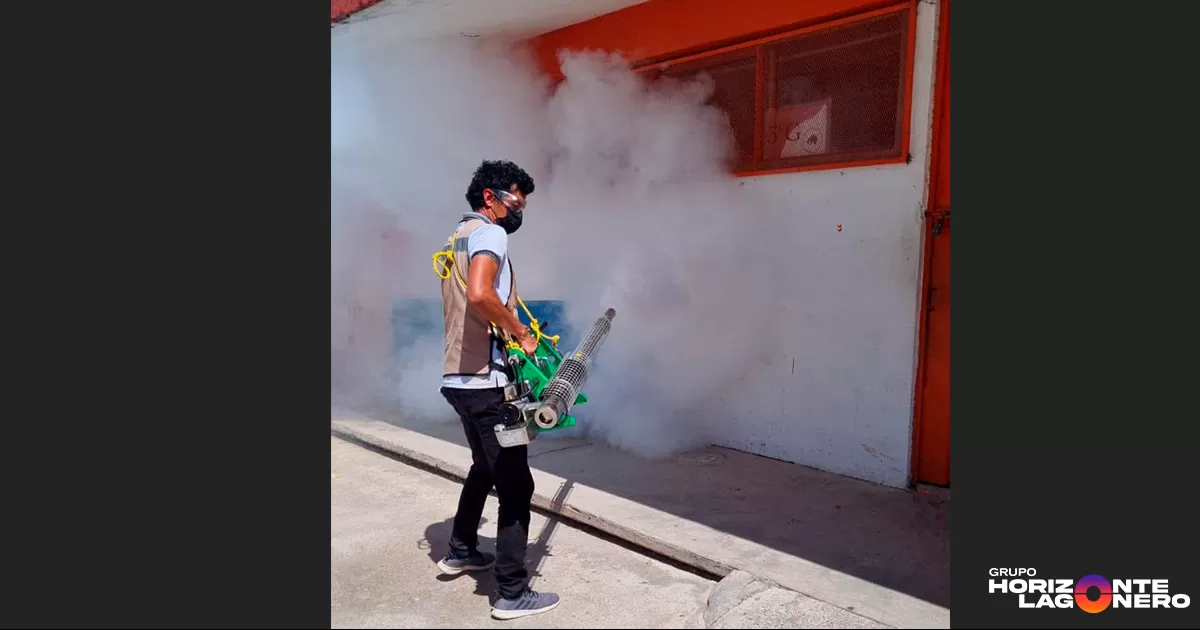 Salvador Chavarría Vázquez, titular de la Jurisdicción Sanitaria número seis, invitó a participar en este programa que forma parte de las estrategias de Mejora Coahuila y que busca involucrar a estudiantes y a la sociedad en general en actividades y brigadas de información y abatización.