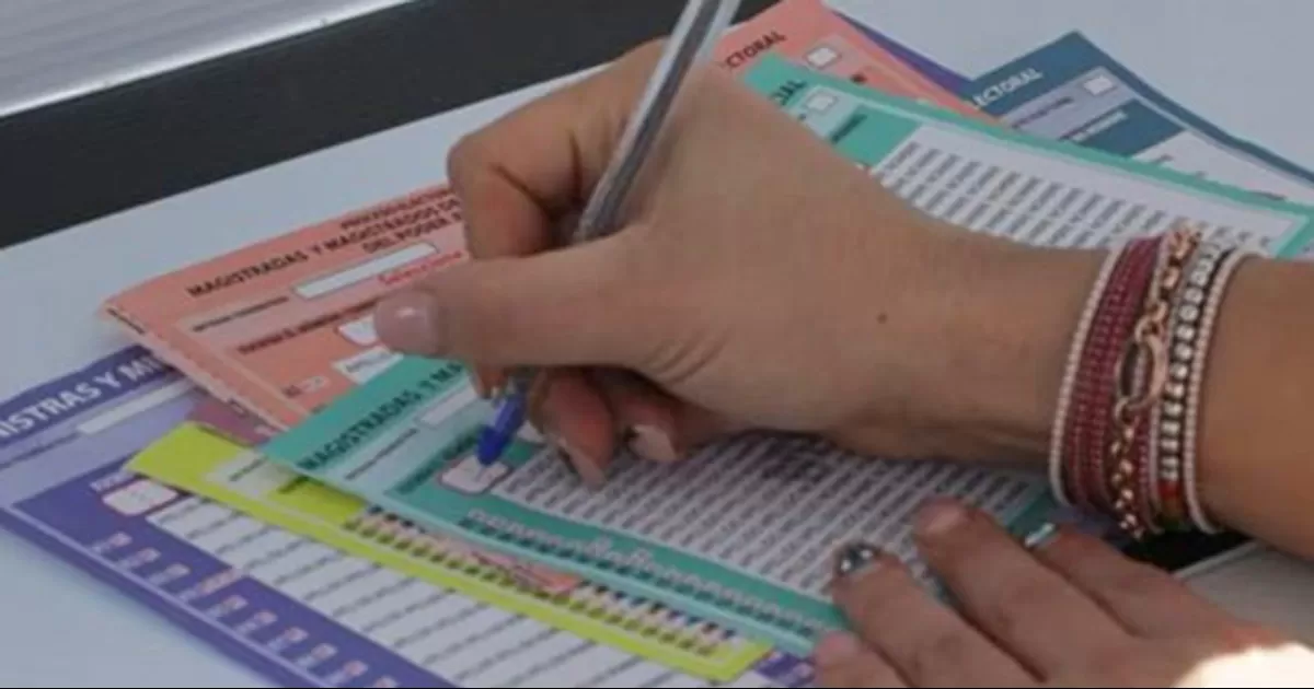 Reconocieron que los acordeones para inducir el voto es un delito; no obstante, afirmaron que ellos no pudieron constatar su distribuciÃ³n o uso