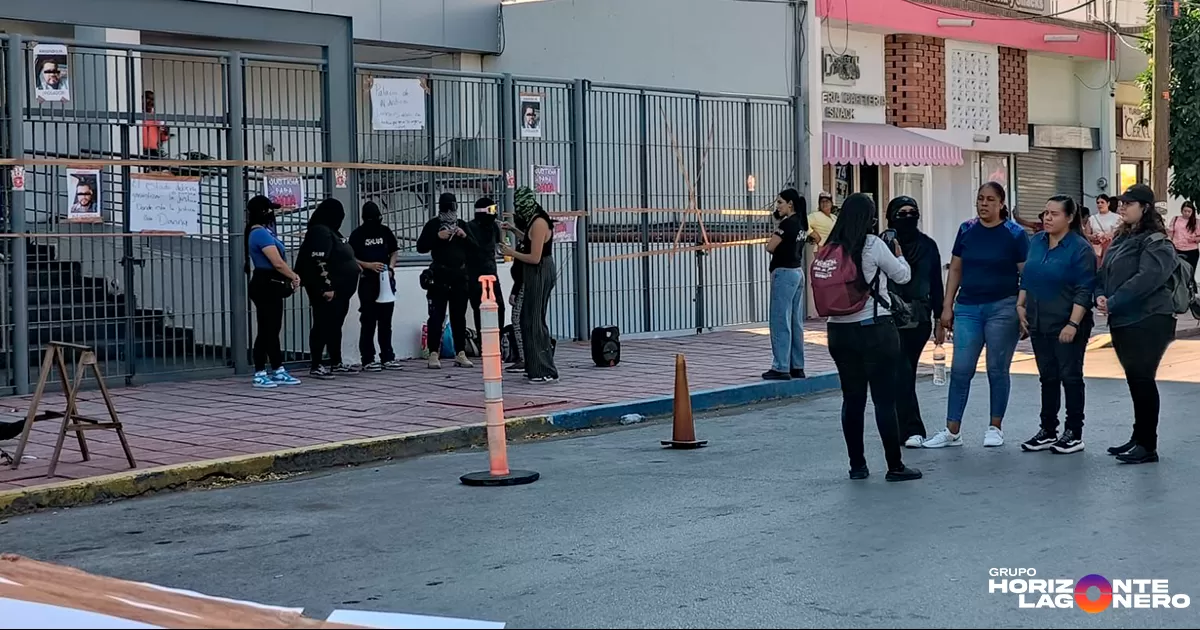 El hecho se lleva a cabo desde las 9:00 horas de este miércoles 11 de junio y continuarán en el lugar hasta que sean escuchados.