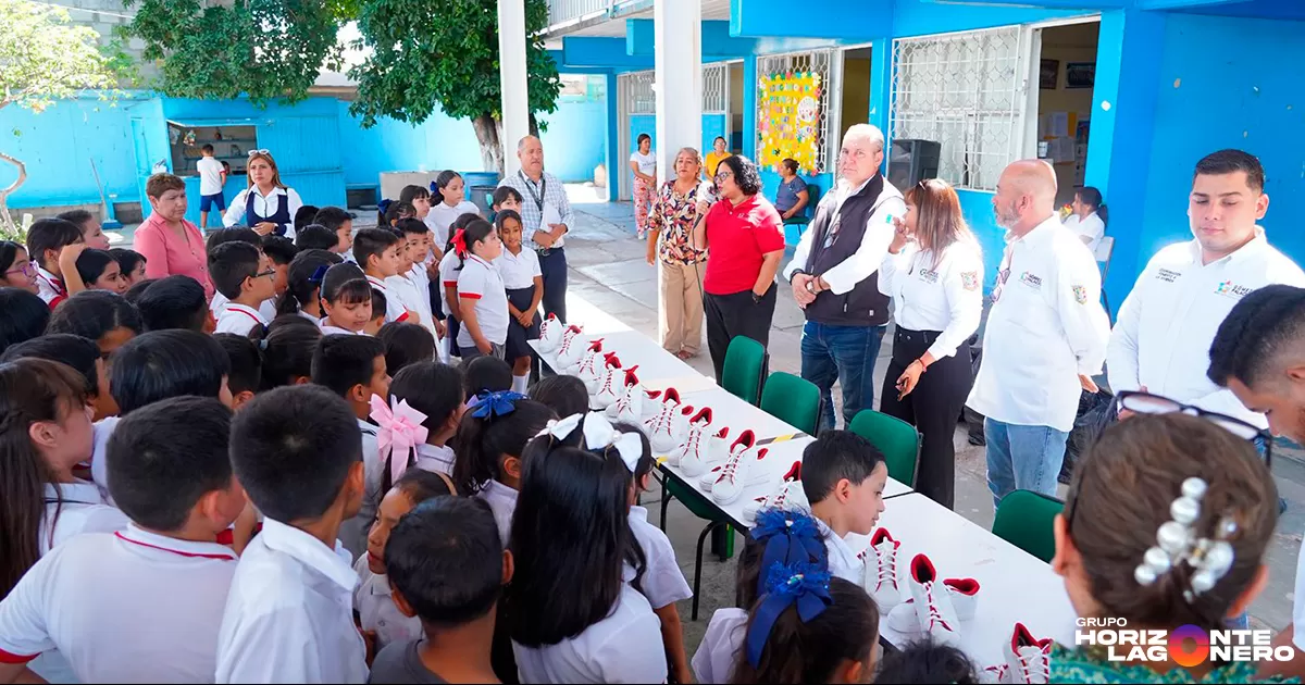 Benito Carriedo Muñiz, director de Bienestar Social, mencionó que esta acción busca apoyar a la niñez gomezpalatina y contribuir a su bienestar y permanencia escolar.