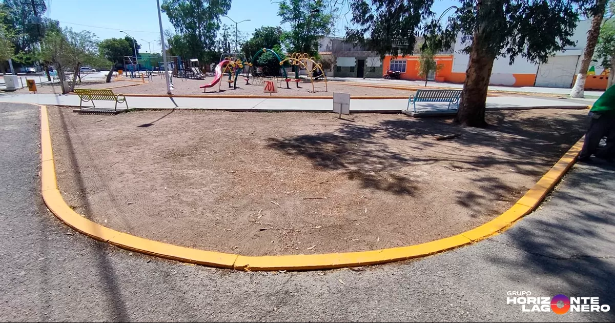 Mario Silva Solís, titular de la dependencia, informó que se continúa con el rescate de áreas públicas tanto en la zona urbana como rural, al considerarse espacios clave para la convivencia vecinal y el sano desarrollo de niñas, niños y personas adultas.