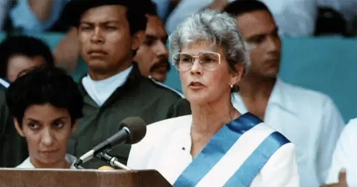 Chamorro marcÃ³ un hito en AmÃ©rica al convertirse en la primera mujer elegida para ser presidenta. Fue reconocida, ademÃ¡s, como la mujer que llevÃ³ la paz a Nicaragua.