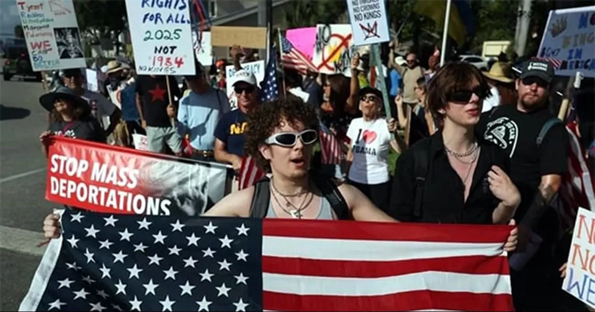 Las manifestaciones No Kings contra Trump han comenzado en varias ciudades de EU como Nashville, Houston, Atlanta y Newark y Nueva Jersey