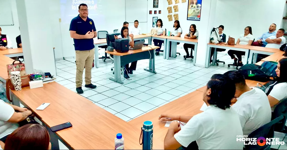 El subsecretario Hugo Nevárez Hernández destacó la importancia de que el personal capacitado actúe como agente replicador, compartiendo la información aprendida con sus compañeros, clientes y familiares, para así ampliar el alcance preventivo.