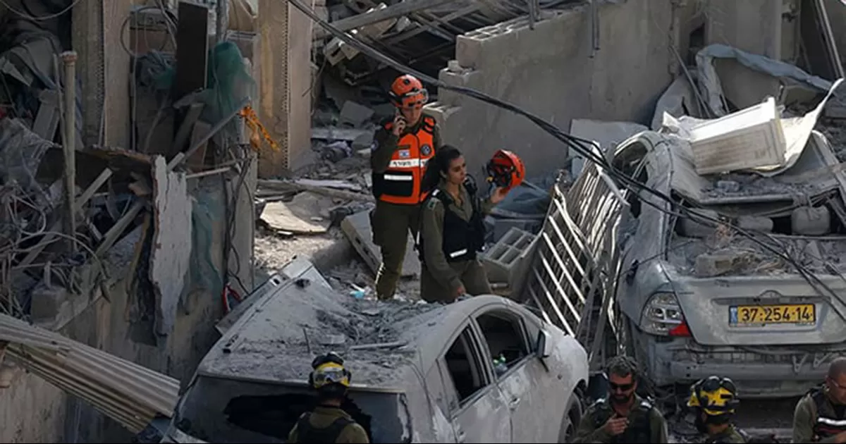 Misiles israelíes alcanzan hospital en Irán; suman más de 220 muertos desde el inicio de la ofensiva