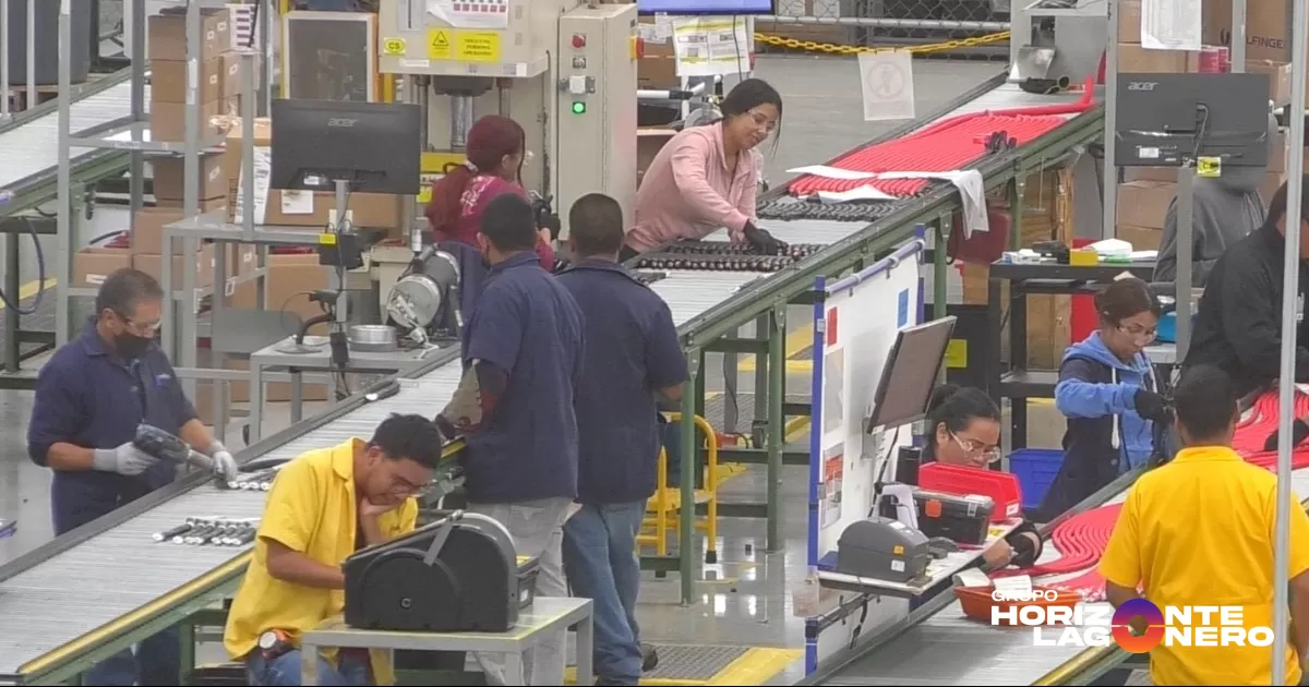 En Coahuila, unos 683 mil trabajadores se verán beneficiados con la “Ley Silla” que entró en vigor este martes 17 de junio