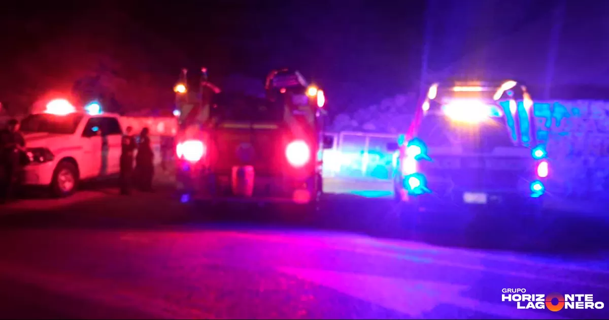 Bomberos rescatan a senderista en Cerro de Las Noas en Torreón