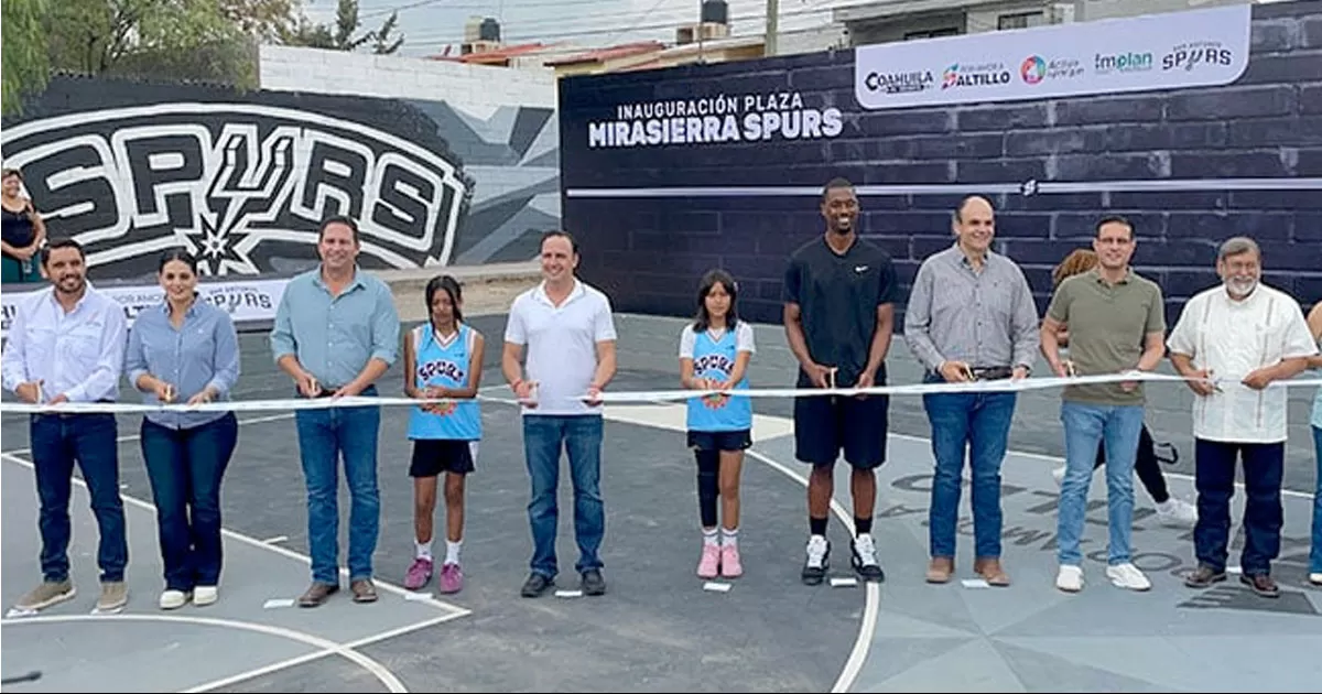 Inauguran Manolo Jiménez y Javier Díaz el Parque Mirasierra-Spurs, con la presencia de Harrison Barnes