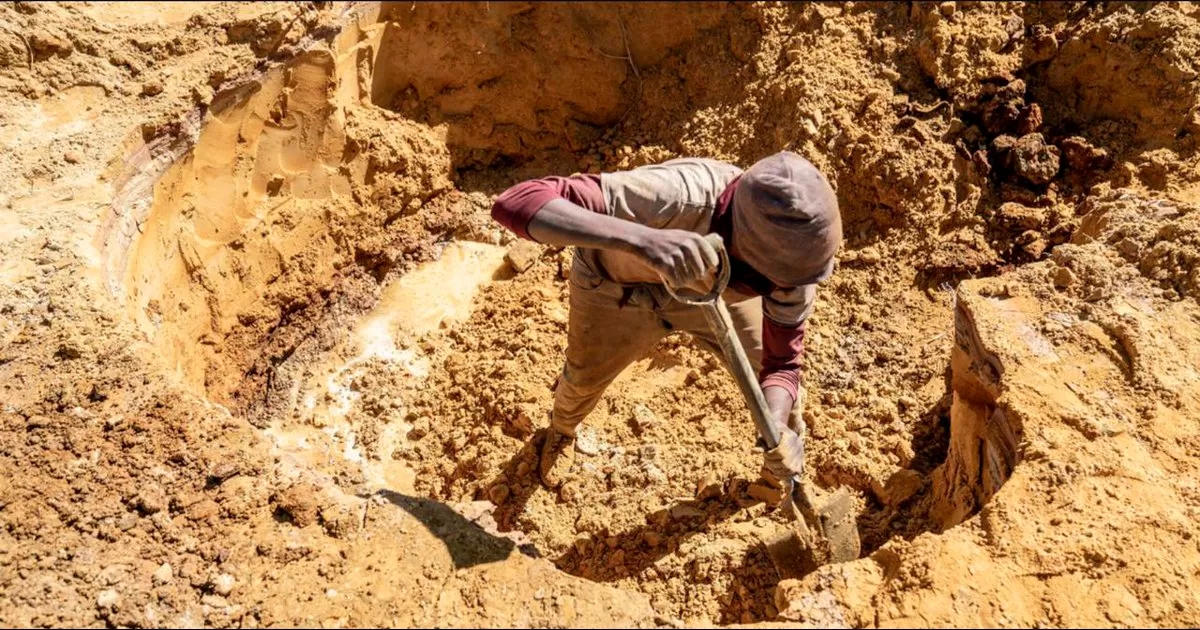 Al menos 50 mineros murieron este sábado al derrumbarse una mina de oro tradicional en la zona desértica de Howaid, en el norte de Sudán
