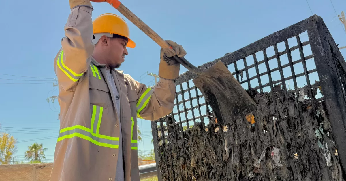 Las labores en los cárcamos son realizadas por personal operativo, el cual lleva a cabo el retiro de basura y limpieza de canastillas, además de verificar el buen funcionamiento de instalaciones eléctricas y mecánicas.