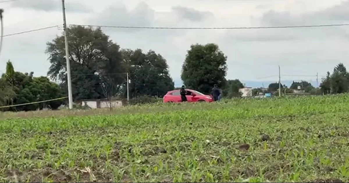Explotan artefactos durante inspección de auto abandonado en Puebla; hay una policía herida