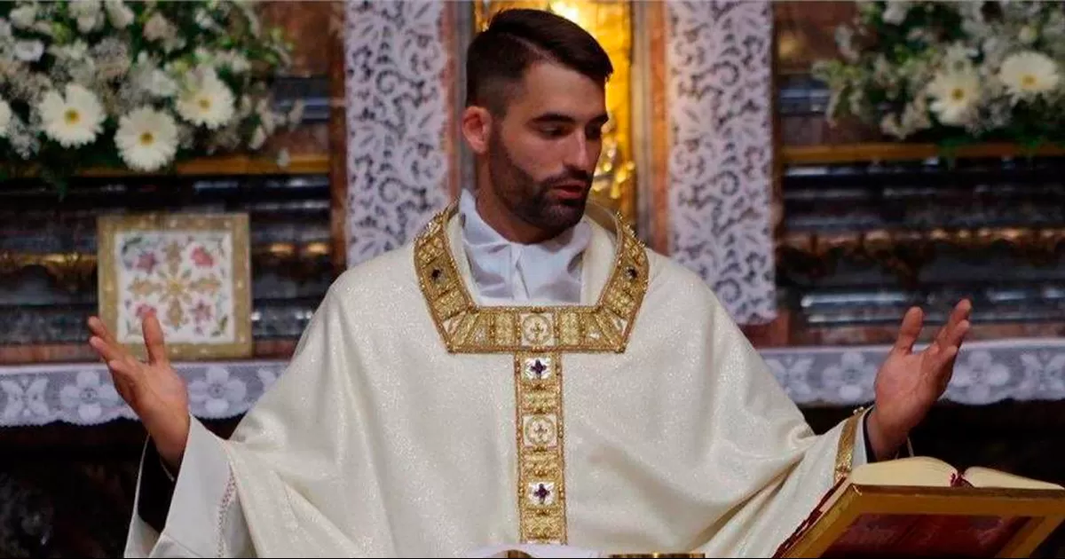 Tras la lamentable noticia, varios sacerdotes, y devotos, compartieron su preocupación por la salud mental dentro de la iglesia