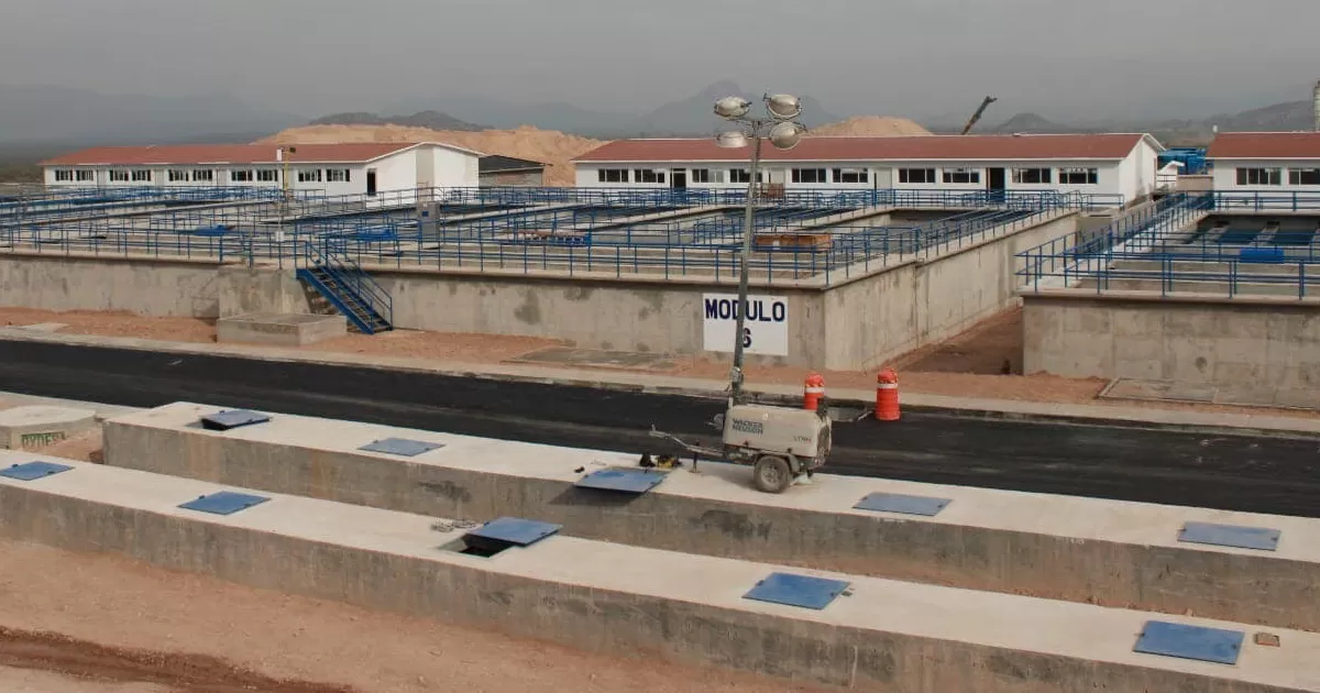 La Comisión Nacional del Agua (Conagua) informó que la causa fue un acto de vandalismo contra la infraestructura eléctrica en San Jacinto, Durango, que alimenta la planta de bombeo y potabilizadora del sistema Agua Saludable para La Laguna.