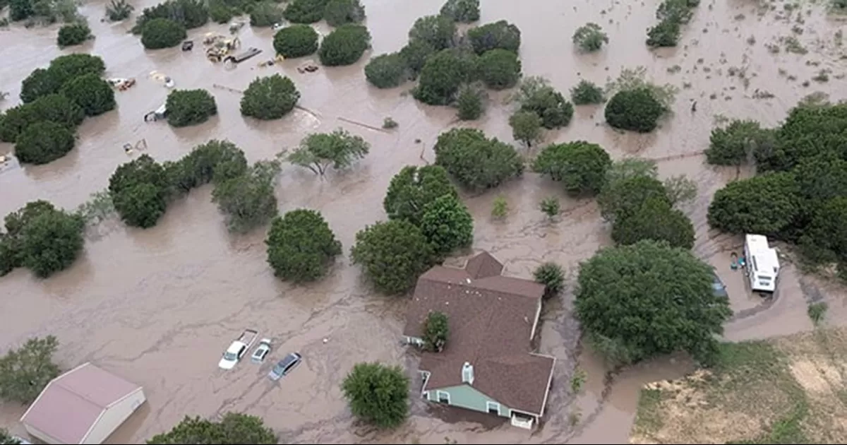 Informa Sheinbaum de dos mexicanos más desaparecidos en inundaciones de Texas