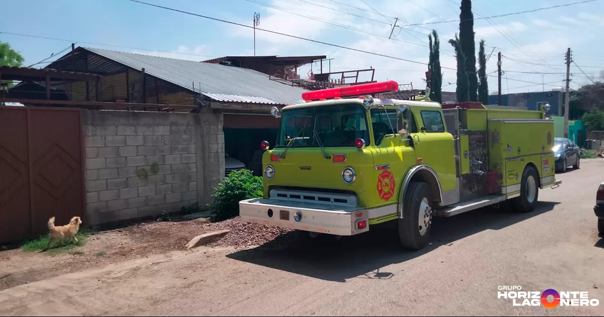 Incendio en hogar causado por luces decorativas moviliza a bomberos en Lerdo