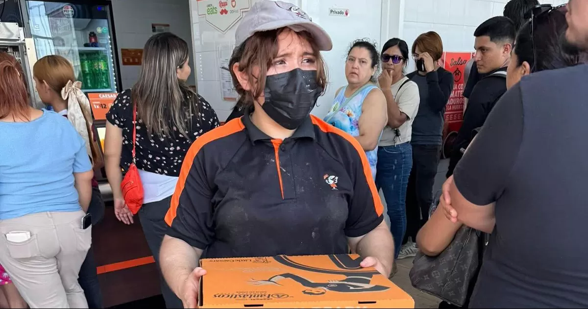 Carolina cansada y destrozada por una intensa promoción de pizzas, rompió en llanto