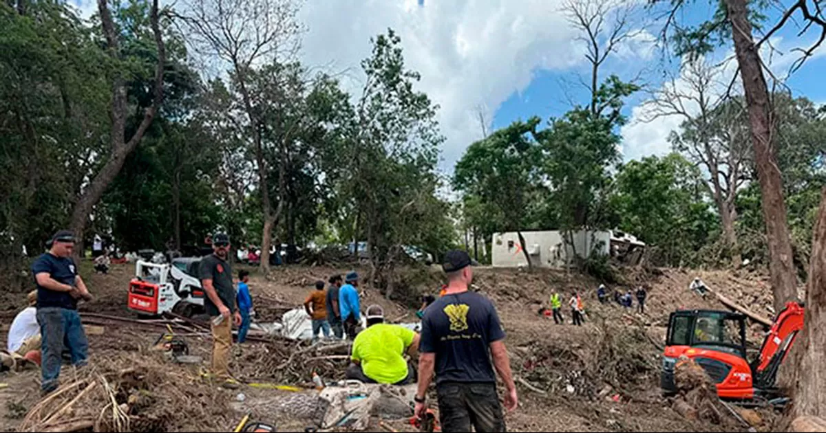 Las autoridades locales han sido cuestionadas por residentes y expertos por no haber ordenado la evacuación de las zonas cercanas al río