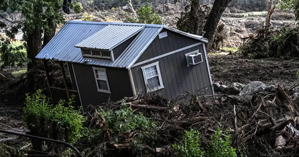 Rescatistas de Texas enfrentan críticas por manejo de la crisis tras inundaciones
