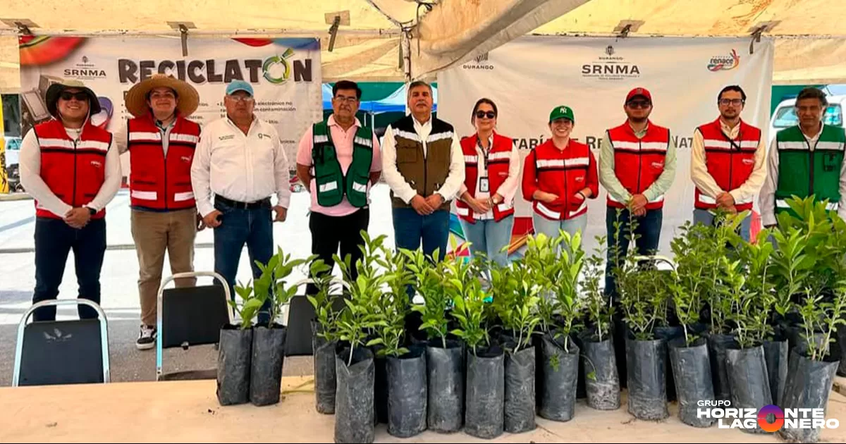 Por su parte, Jesús Martínez Martínez, subsecretario de la SRNMA en la Región Laguna destacó que en el municipio de Gómez Palacio se recolectaron 3 toneladas y se entregaron 700 árboles, mientras que en Lerdo, fueron 4 toneladas y 800 arbolitos, por lo que aplaudimos la participación ciudadana a favor de una gran causa: el cuidado del medio ambiente.