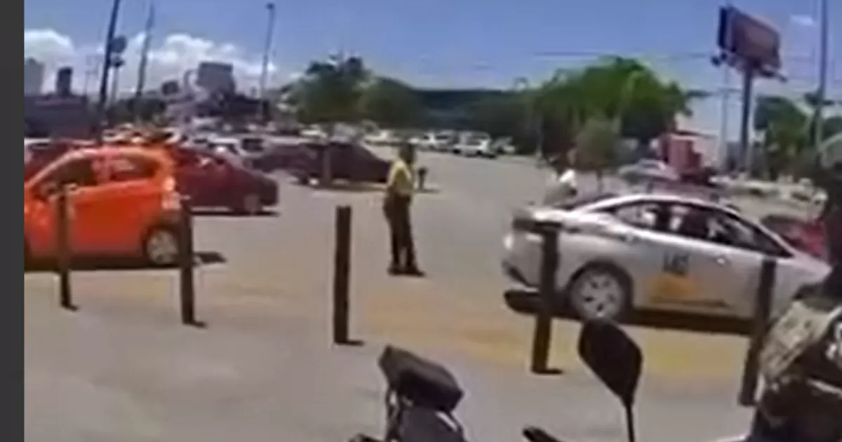 Taxista amenaza a hombre con presunto machete en Gómez Palacio